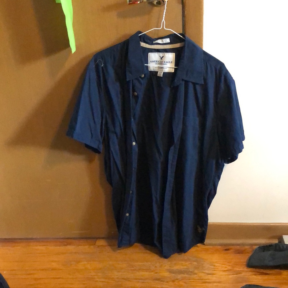 American Eagle light weight cotton button up